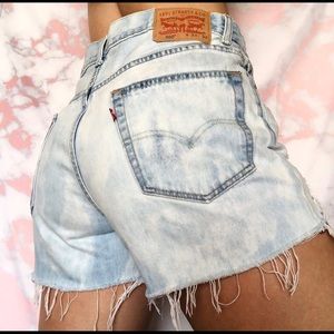 Vintage Light Wash Levi's 550 Shorts